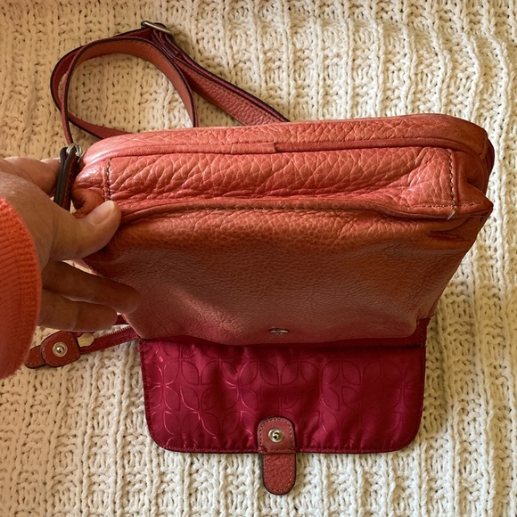 Fossil Crossbody Expandable Bag - Picture 6 of 11